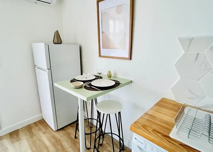 Apartment Chanzy Lumineux Cozy Avec Terrasse Narbonne